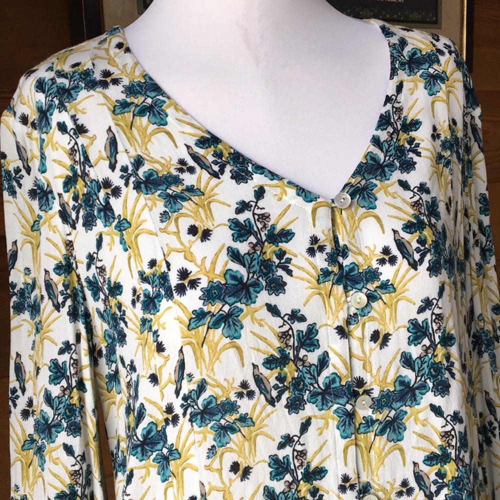 J JILL 💙 Birds & Flowers Print Blouse